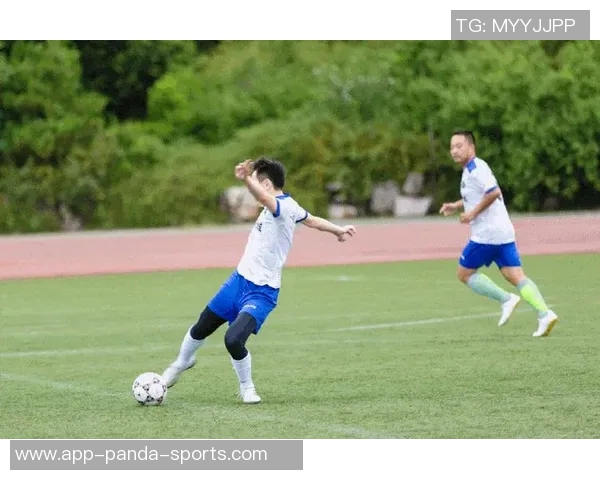 足球星期六精彩赛事回顾与分析 截止时刻深度解读和最新战况动态 足球星期六精彩赛事回顾与分析 截止时刻深度解读和最新战况动态